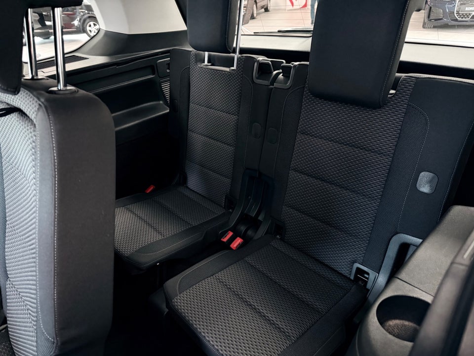 VW Touran 1,6 TDi 115 Comfortline 7prs 5d