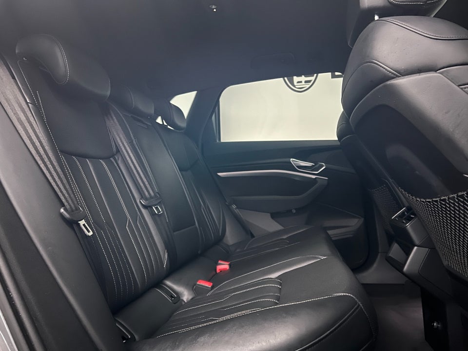 Audi e-tron 55 S-line quattro 5d