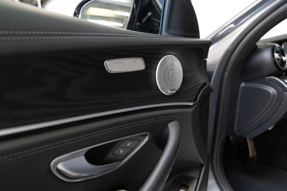 Mercedes E300 de 2,0 AMG Line stc. aut. 5d