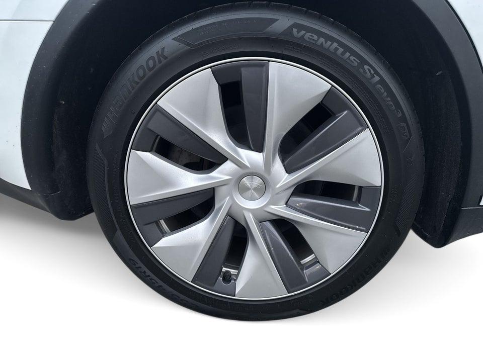 Tesla Model Y Long Range AWD 5d