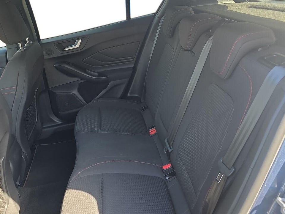 Ford Focus 1,0 EcoBoost mHEV ST-Line X 5d
