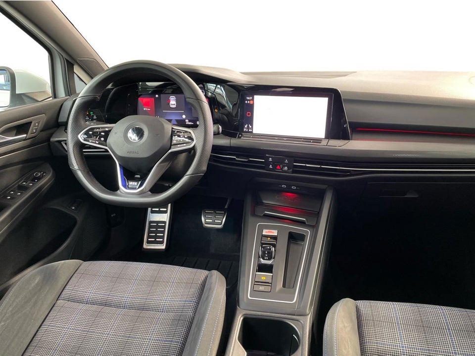 VW Golf VIII 1,4 GTE DSG 5d