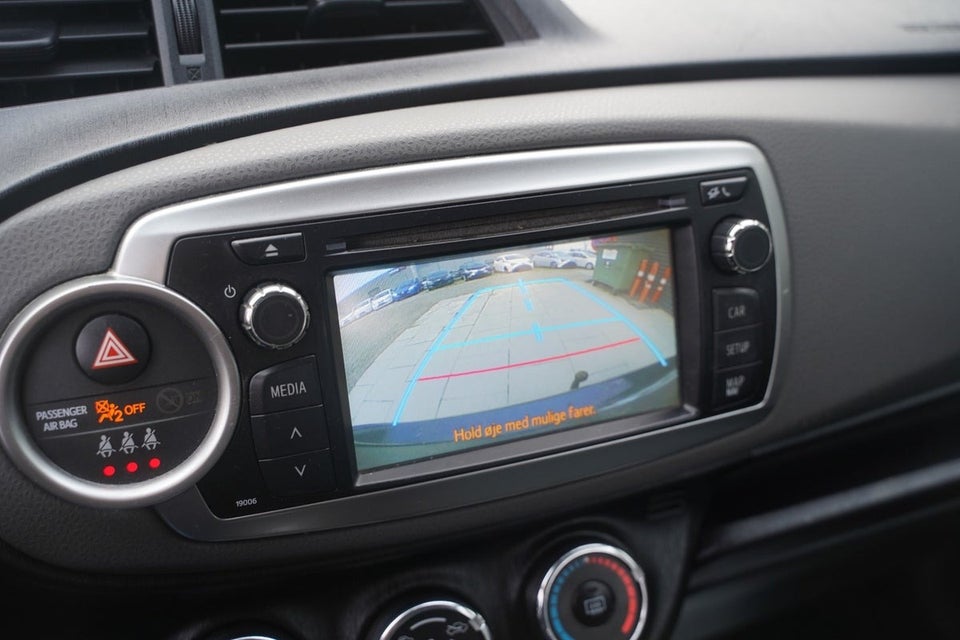 Toyota Yaris 1,3 VVT-i T2 5d