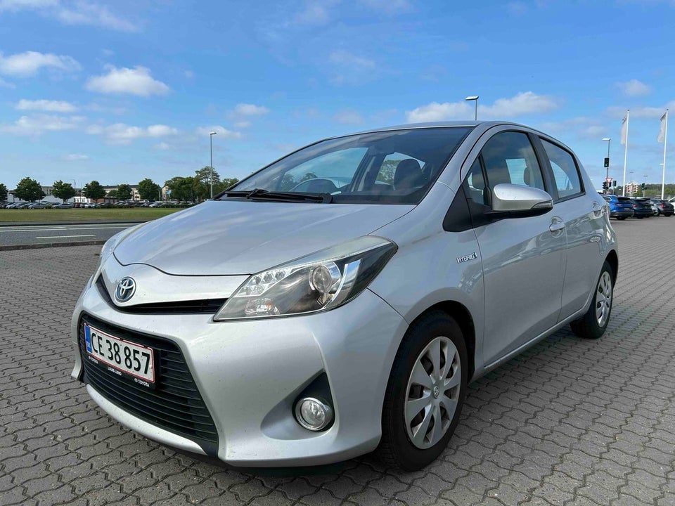 Toyota Yaris 1,5 Hybrid H2 Style Touch CVT 5d