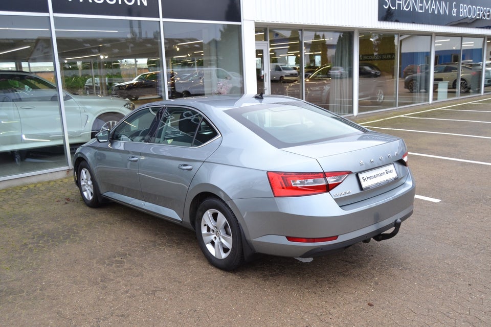 Skoda Superb 2,0 TDi 150 Intro Edition DSG 5d