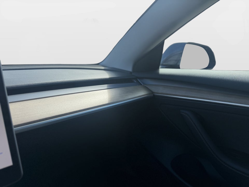 Tesla Model 3 Long Range AWD 4d