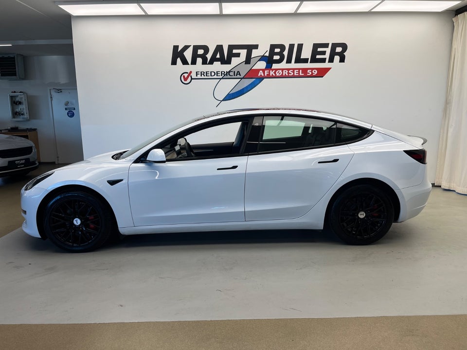 Tesla Model 3 Long Range AWD 4d