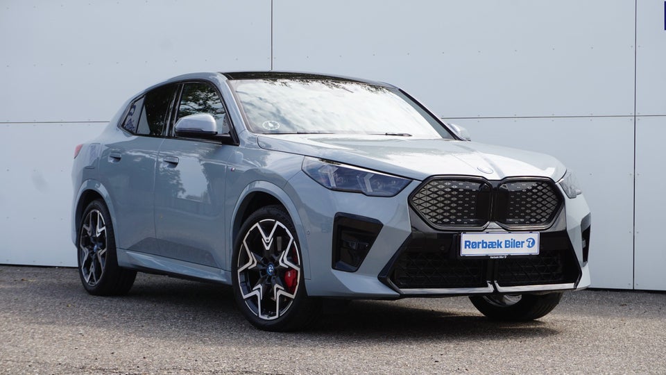 BMW iX2 xDrive30 Fully Charged M-Sport 5d