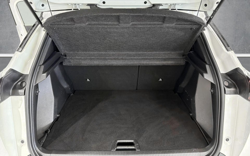 Peugeot e-2008 50 GT 5d