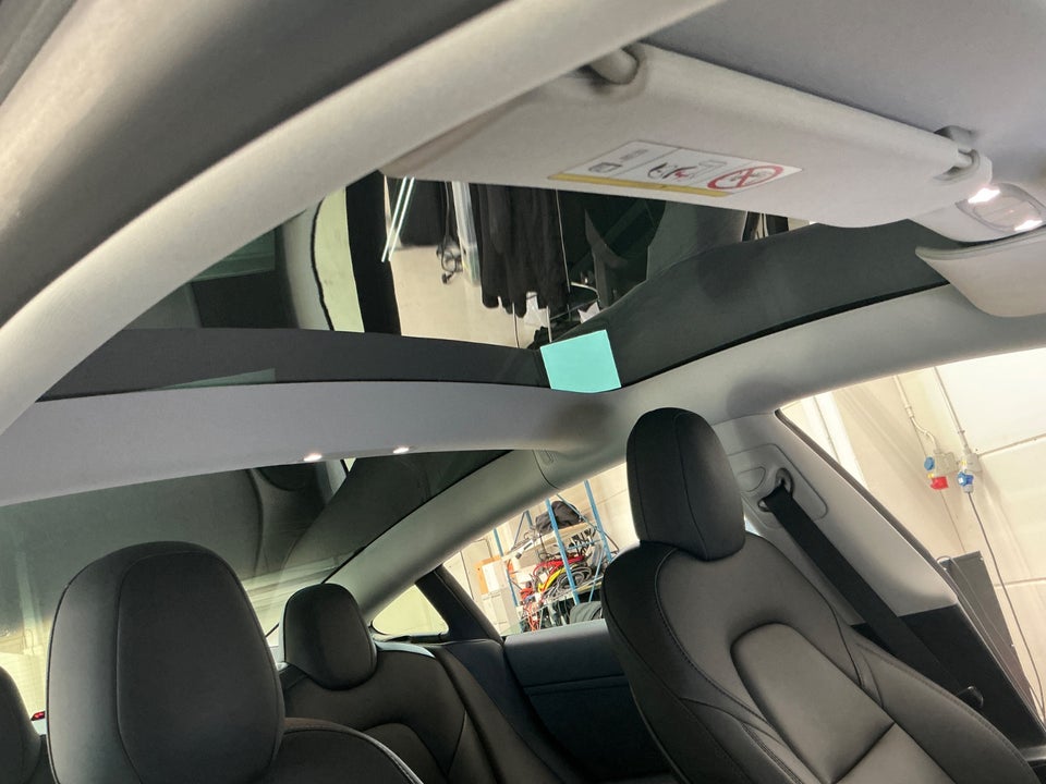 Tesla Model 3 RWD 4d