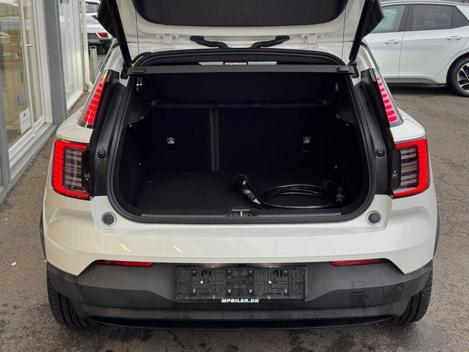 Volvo EX30 Extended Range Plus 5d