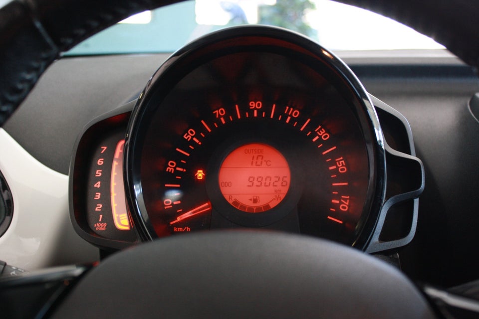 Toyota Aygo 1,0 VVT-i x-wave Sky 5d