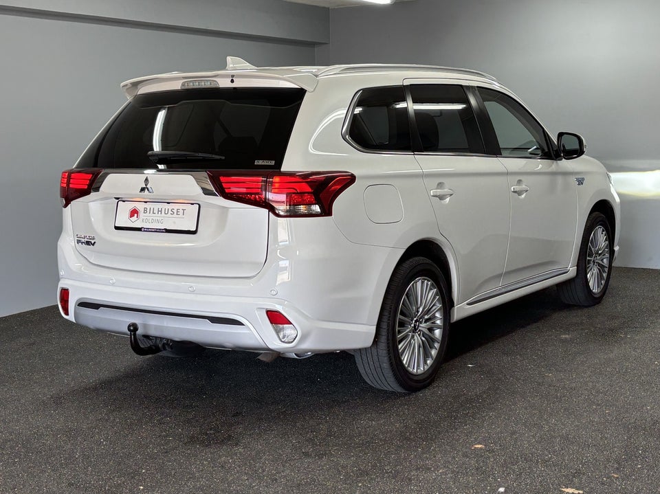 Mitsubishi Outlander 2,4 PHEV Intense CVT 4WD 5d