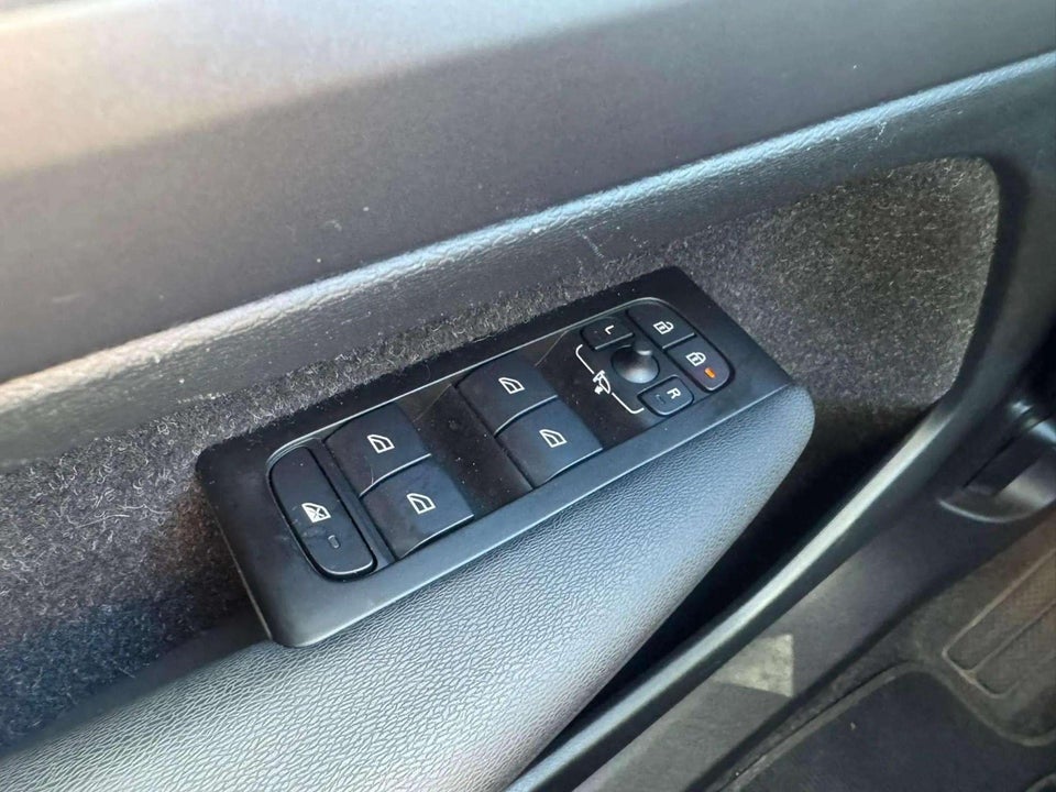 Volvo XC40 P8 ReCharge Twin R-Design 5d