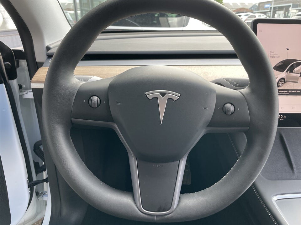 Tesla Model Y Long Range AWD 5d