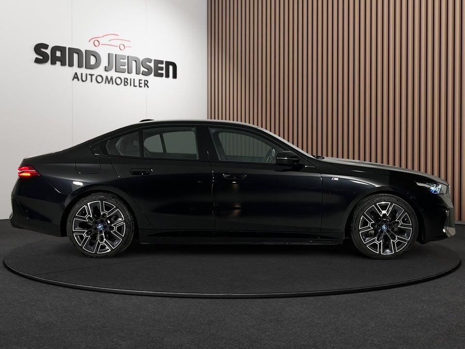 BMW i5 eDrive40 Fully Charged 4d