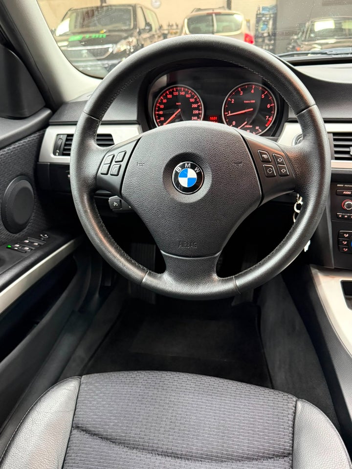 BMW 320i 2,0 Steptr. 4d
