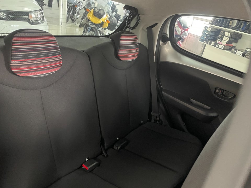 Citroën C1 1,0 VTi Iconic+ 5d