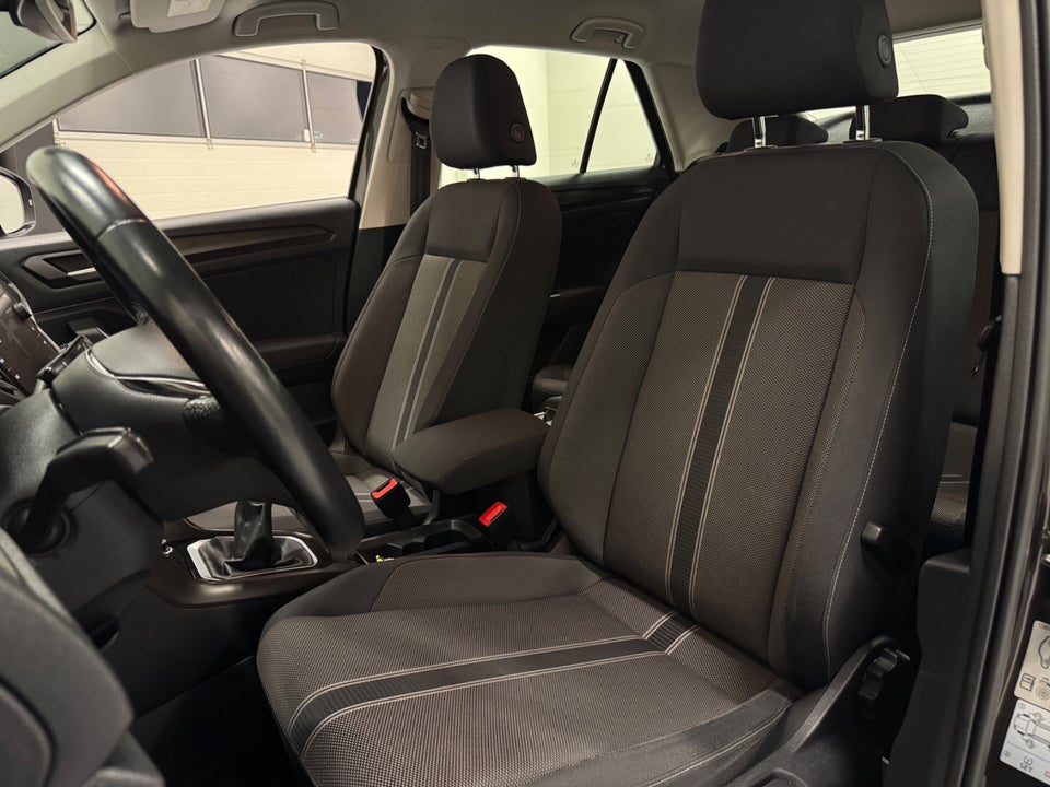 VW T-Roc 1,6 TDi 115 Style 5d