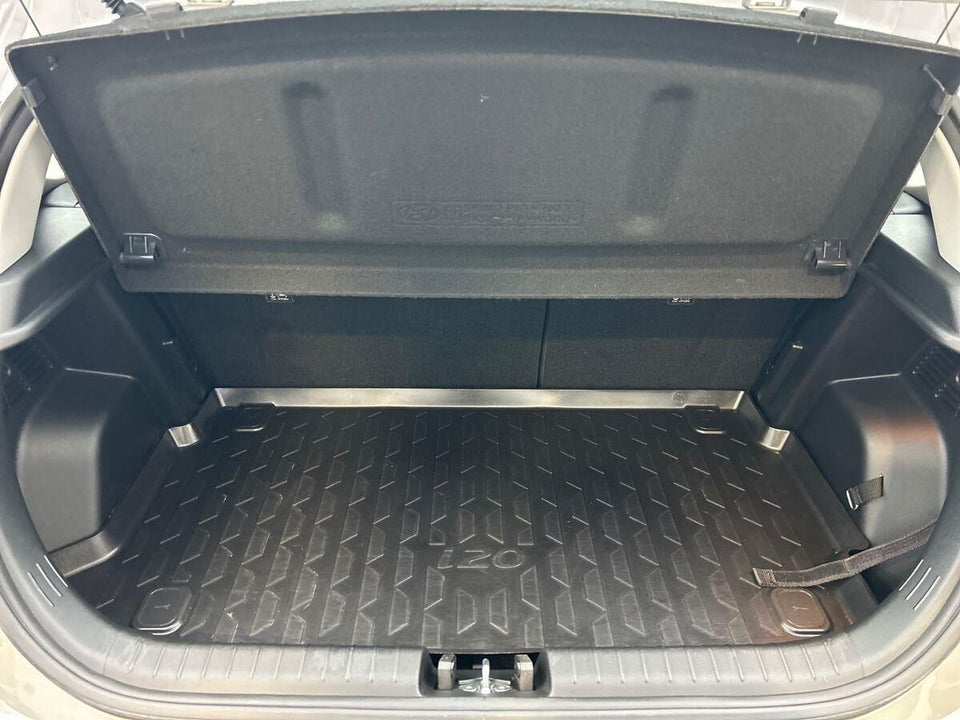 Hyundai i20 1,0 T-GDi Essential DCT 5d