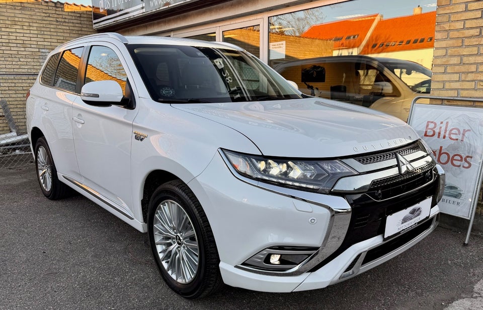 Mitsubishi Outlander 2,4 PHEV Intense CVT 4WD 5d