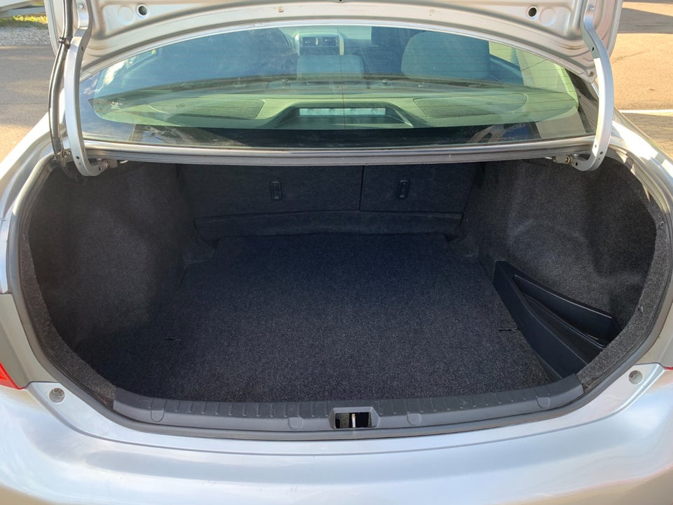 Toyota Corolla 1,6 Luna 4d