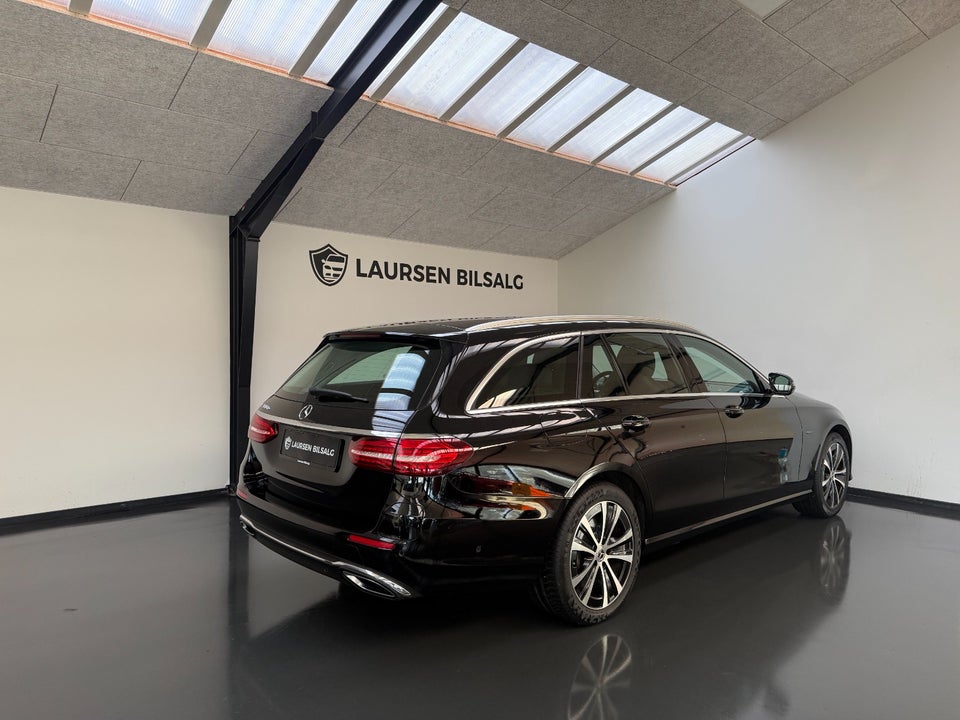 Mercedes E300 de 2,0 Avantgarde stc. aut. 5d