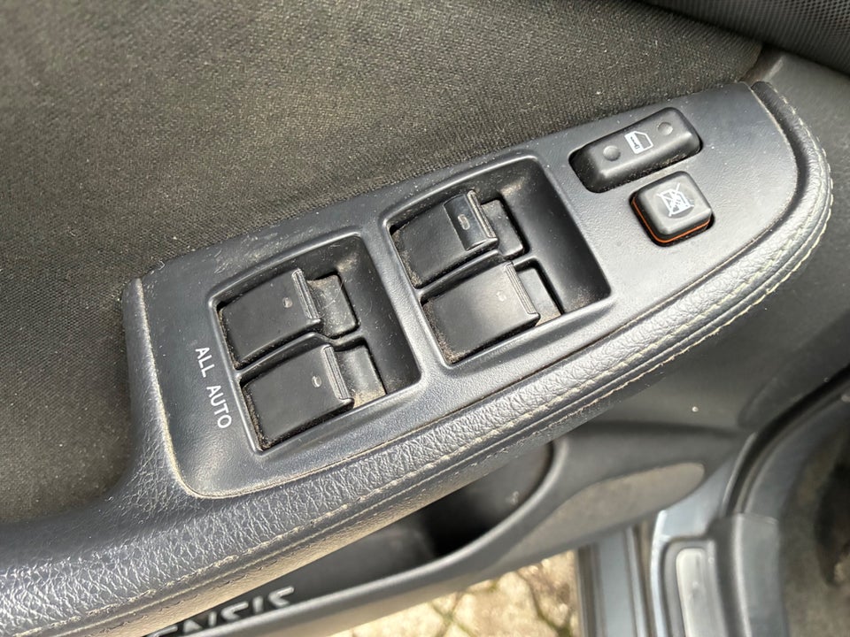 Toyota Avensis 1,8 VVT-i Sol stc. 5d