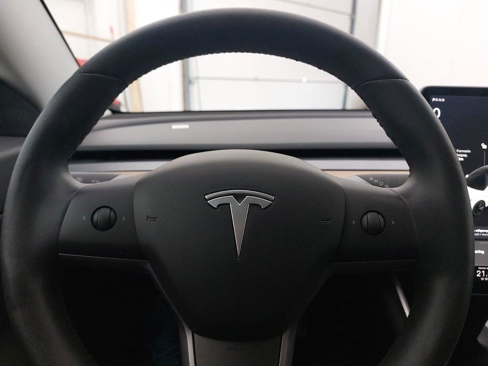 Tesla Model 3 Standard Range+ RWD 4d