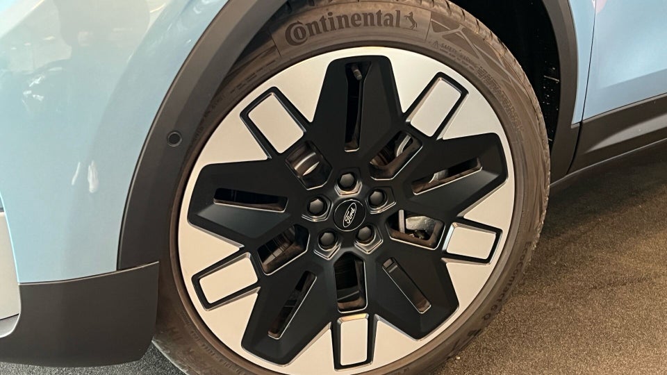 Ford Explorer 79 Premium Extended Range AWD 5d