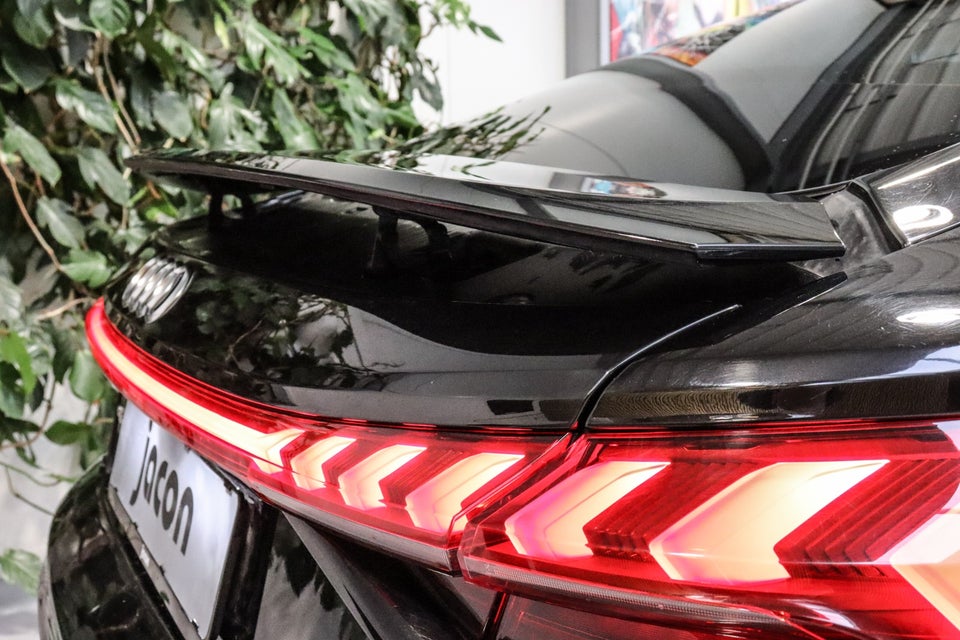 Audi e-tron GT quattro 4d