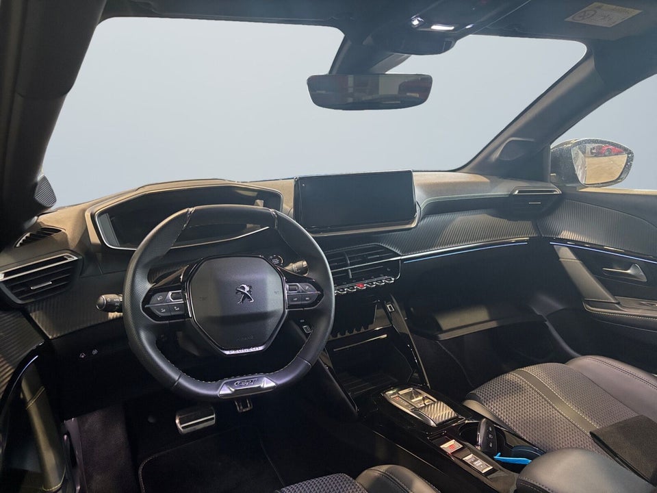 Peugeot e-208 50 GT 5d