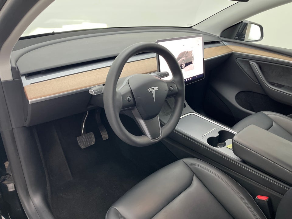Tesla Model Y Long Range AWD 5d