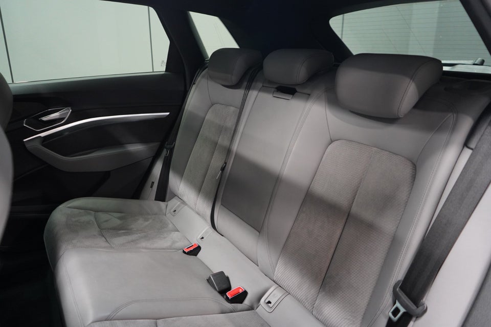 Audi e-tron 55 S-line quattro 5d