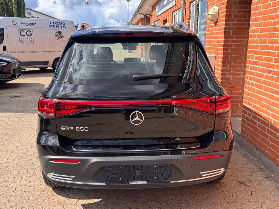 Mercedes EQB250 Progressive 7prs 5d