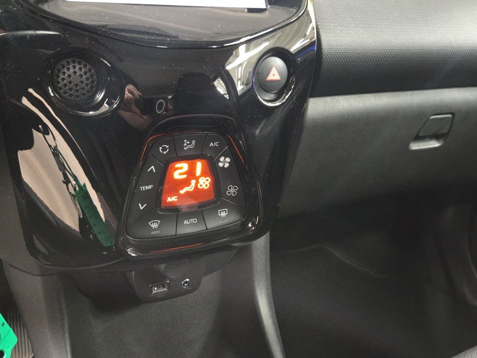 Citroën C1 1,0 VTi Attaque 5d