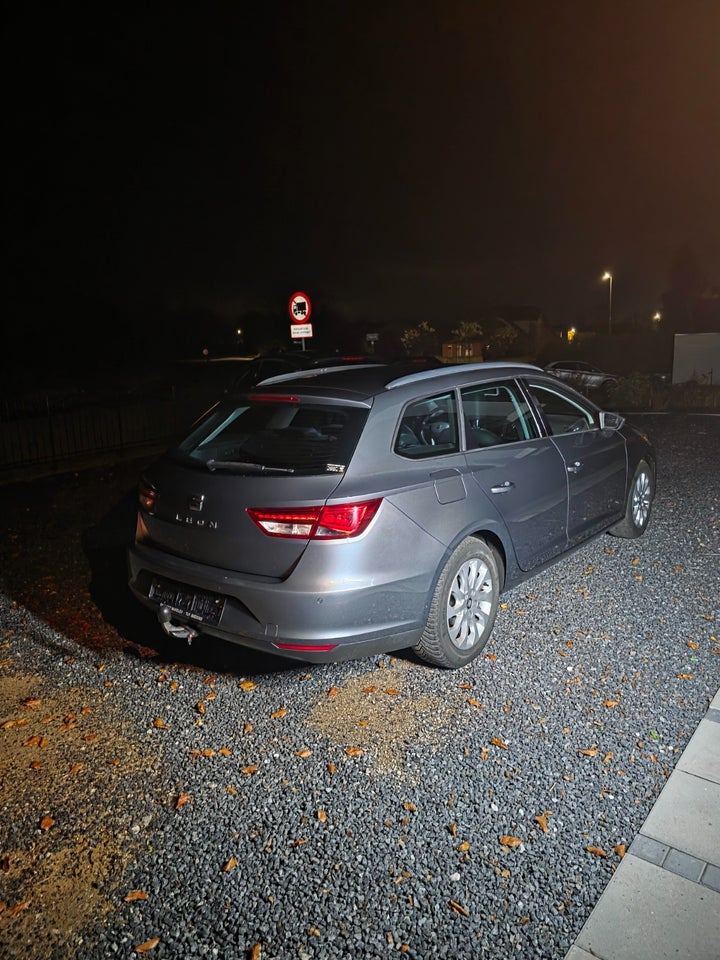 Seat Leon 1,6 TDi 110 Style Barcelona ST 5d