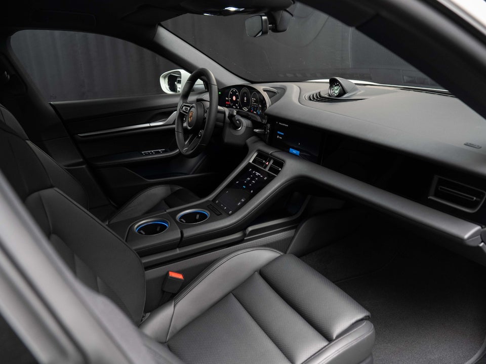 Porsche Taycan 4 Performance+ Cross Turismo 5d