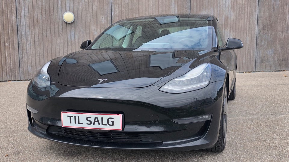 Tesla Model 3 Long Range AWD 4d