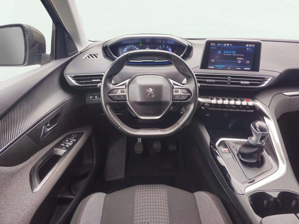 Peugeot 5008 1,2 e-THP 130 Active 7prs 5d