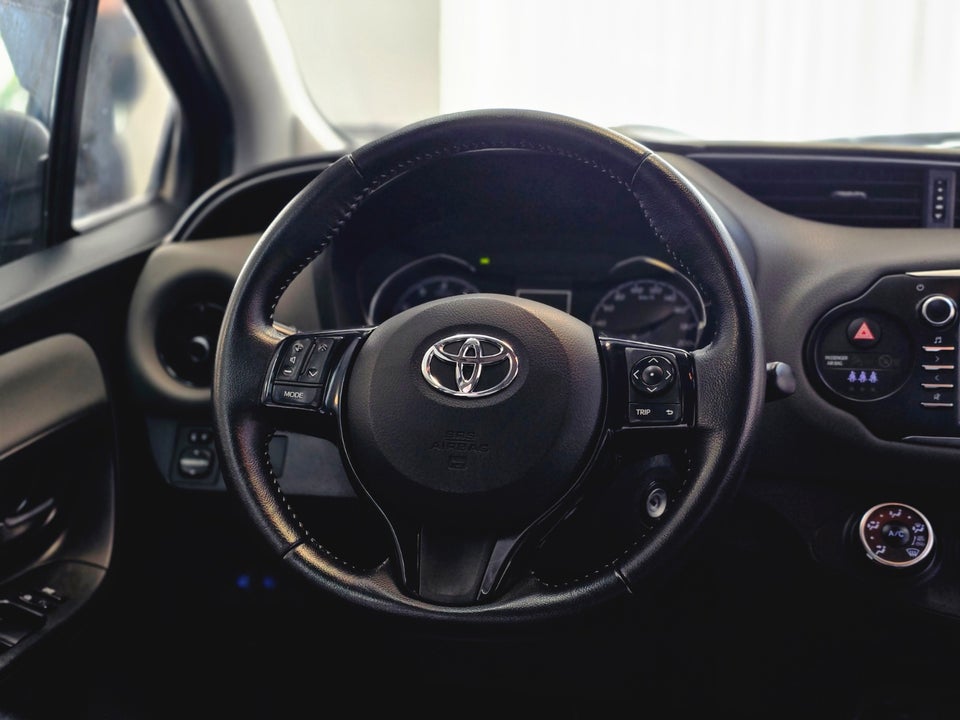 Toyota Yaris 1,0 VVT-i T2 5d