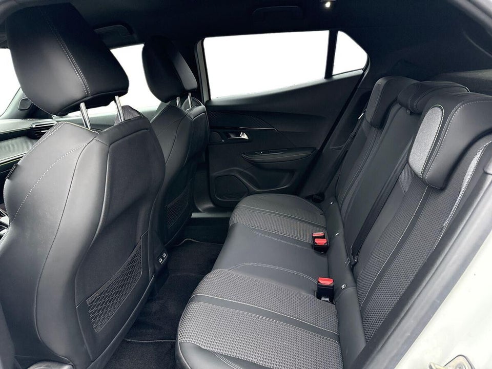 Peugeot e-2008 50 GT Limited 5d
