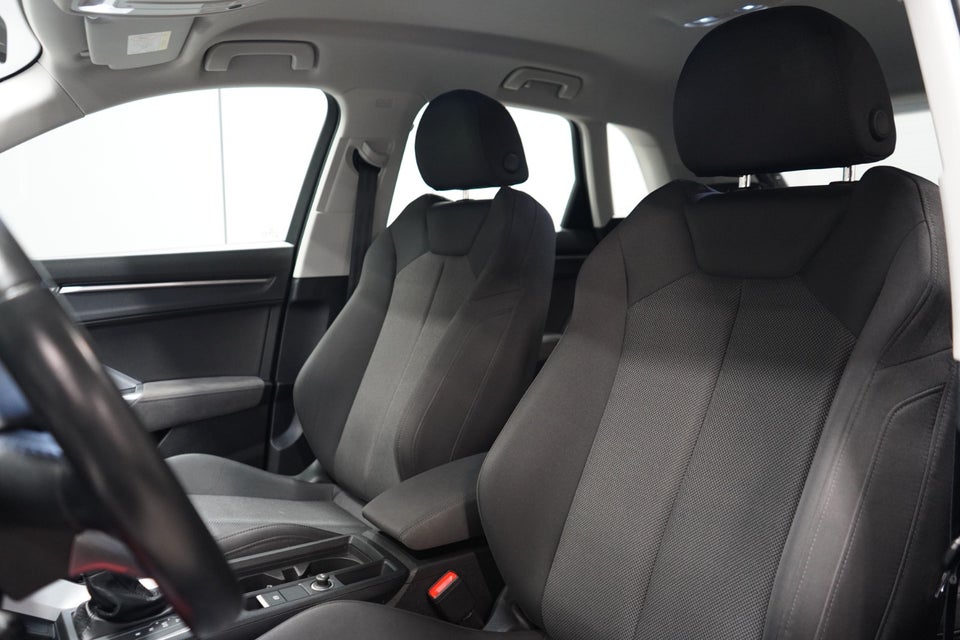 Audi Q3 45 TFSi e Attitude plus S-tr. 5d