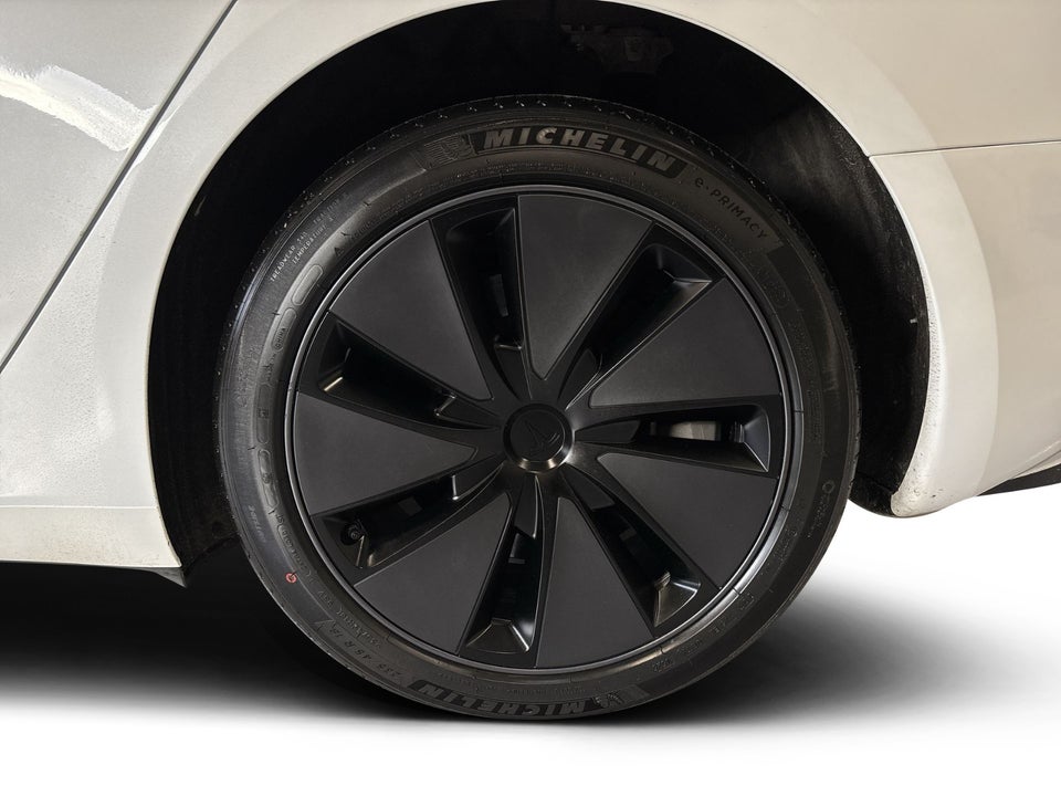 Tesla Model 3 RWD 4d