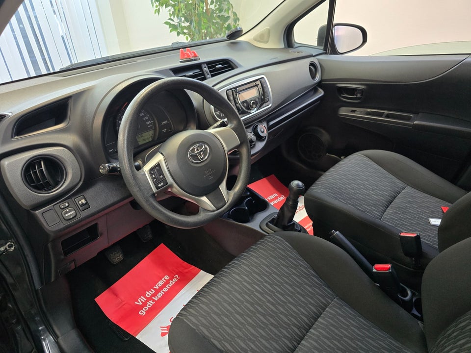Toyota Yaris 1,0 VVT-i T1 5d