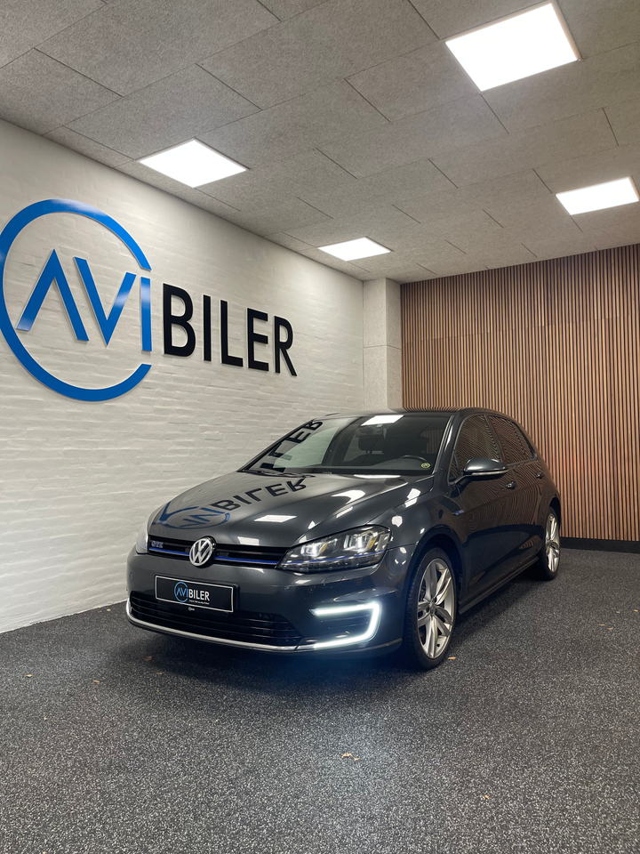 VW Golf VII 1,4 GTE DSG 5d