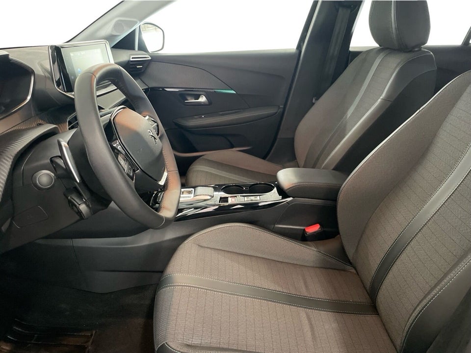 Peugeot 208 1,2 PureTech 100 Allure EAT8 5d