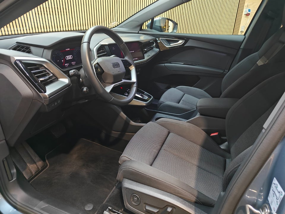 Audi Q4 e-tron 45 S-line quattro 5d