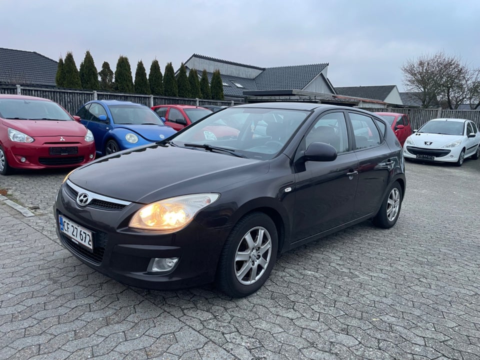 Hyundai i30 1,6 CRDi 90 Classic 5d