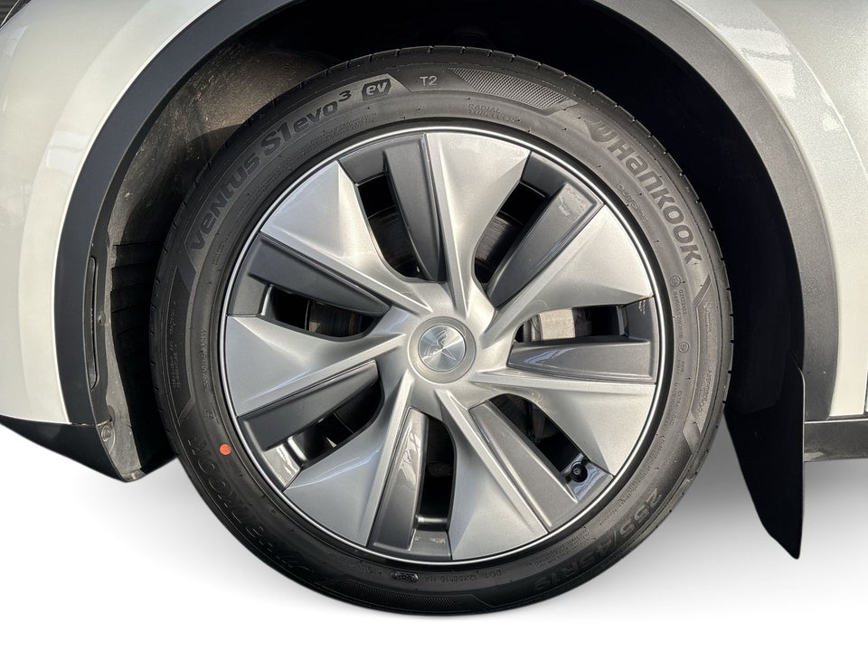 Tesla Model Y Long Range AWD 5d